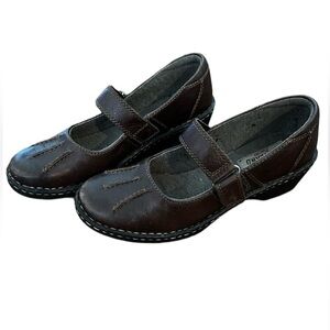 Eastland 8.5 Brown Mary Jane Leather Clogs